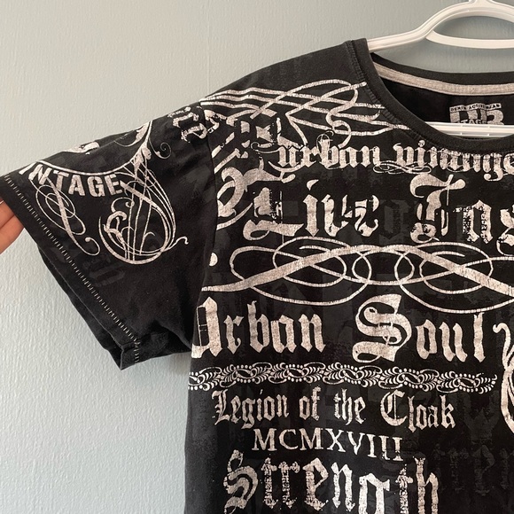 🔥3/$25 GRAPHIC TEE - Picture 4 of 4